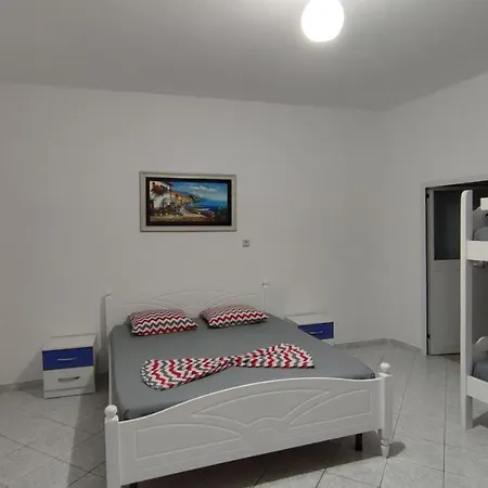 Beach Rooms Himare