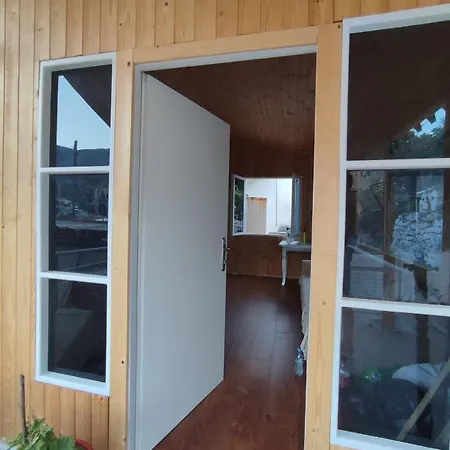 Beach Rooms Himare